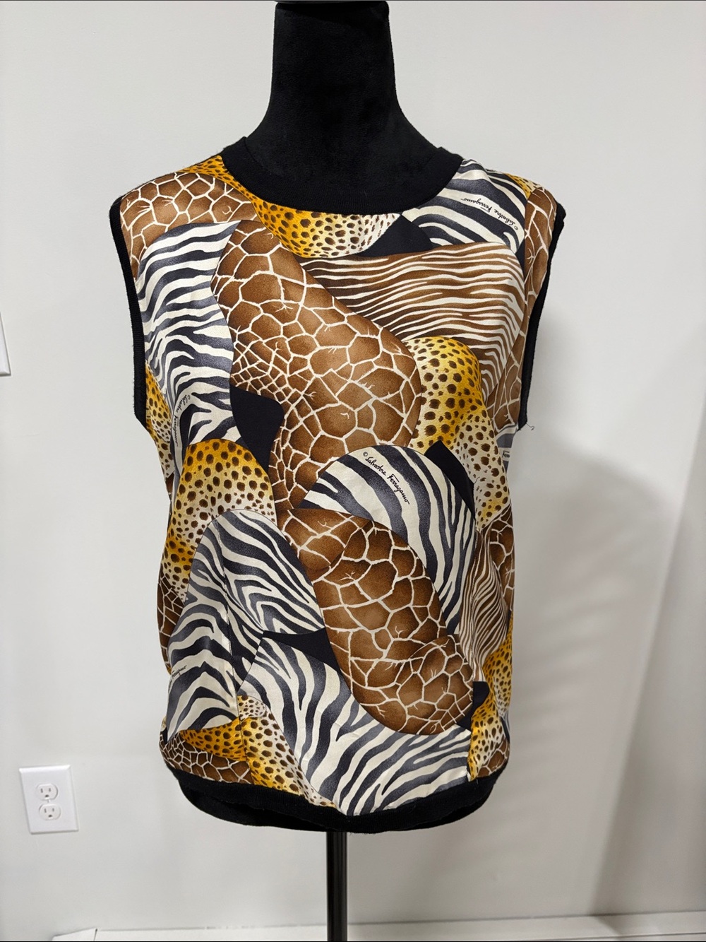 Salvatore Ferragamo Vintage Sleeveless top. XL